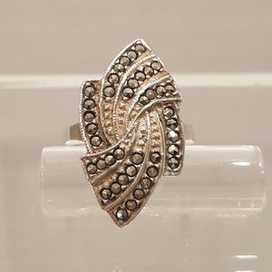 Vintage 1970s TH 925 Sterling Marcasite Swirl Ring Signed